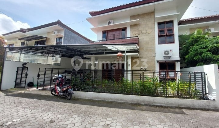 Rumah Mewah dWARUNG GASOTANG Iga Bakar dan Soto Tangkar