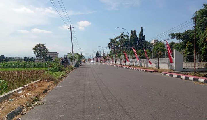 Land by the Road SGM Kemudo Klaten near Kamajaya Mart