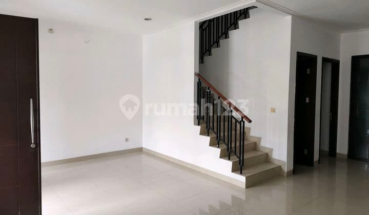 Dijual Rumah 2 Lantai Dekat Akses Toll Green Lake City