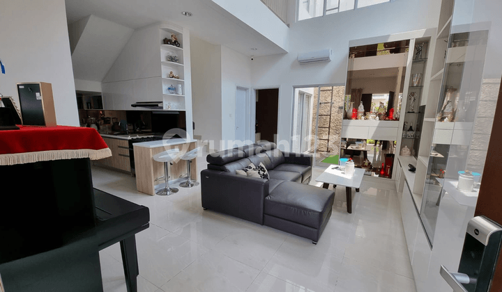 Rumah Riviera 8X15 Hoek Metland Puri, SHM, Hadap Utara