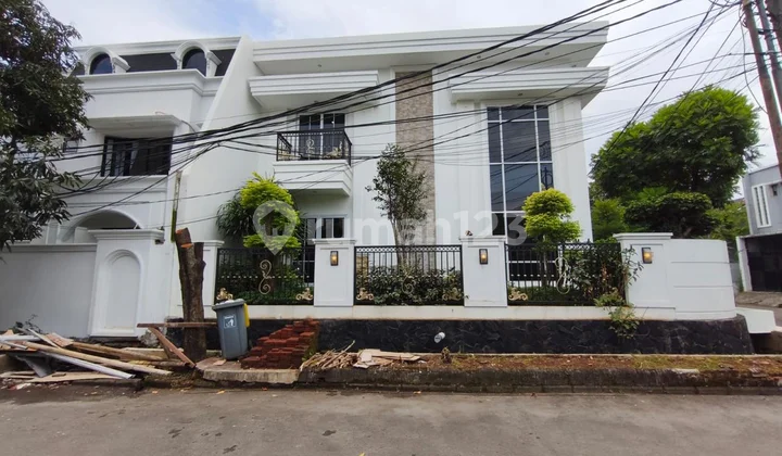 Brand New Sector 9 Bintaro Jaya, Land Area 218M2 Corner, Freehold Certificate, Facing North