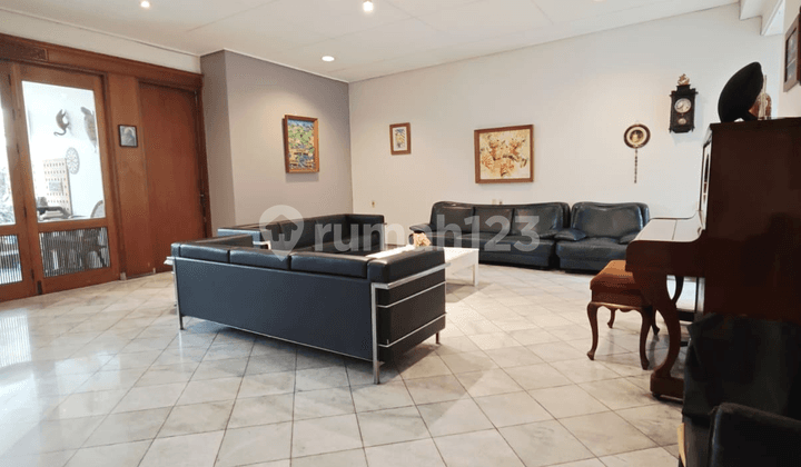 Rumah Puri Indah 12X27m2, SHM, Hadap Barat Daya, Full Furnished