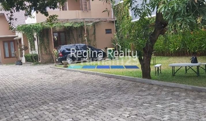 a charming house with a spacious yard in Cirendeu, located 50 meters from Cirendeu main road