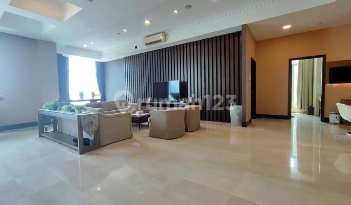 Casa Grande 3 + 1 Br Private Lift Penthouse 385Sqm City View