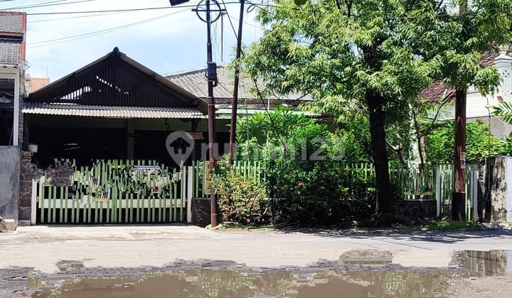 Rumah Tengah kota dekat Simpang Lima SHM