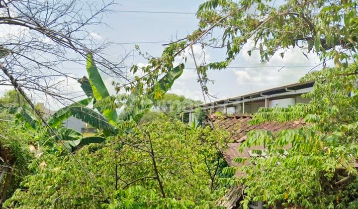 Strategic land in Solo Baru near The Parkir Mall.