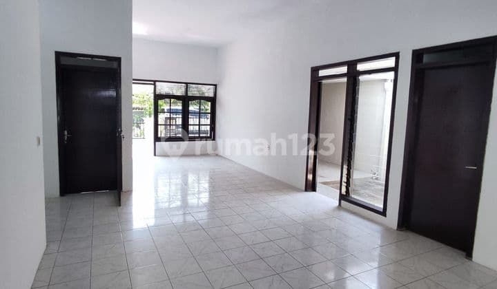 Rumah SHM siap pakai tengah kota