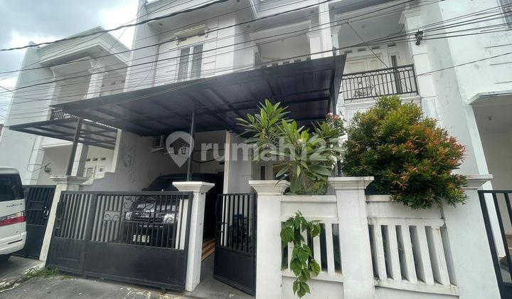Rumah Mewah Siap Huni di Pondok Kelapa