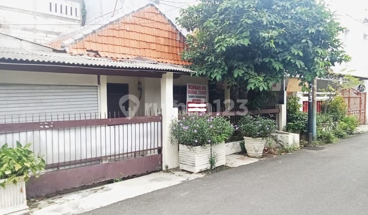 Rumah Murah Hitung Tanah di Pulomas Dekat RS Omni