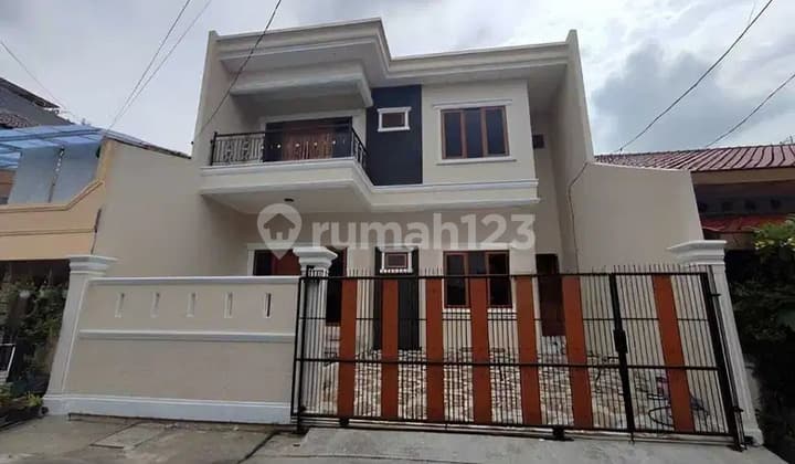 Rumah Brand New Siap Huni di Pulo Asem Rawamangun