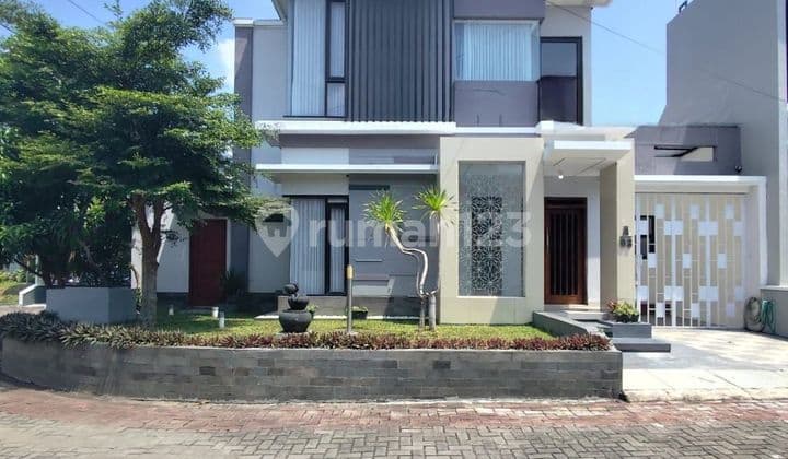 Strategic Luxury 2-Story Exclusive House Fully Furnished in Elite 24-Hour Security Housing on Palagan Road Near Hyatt Hotel