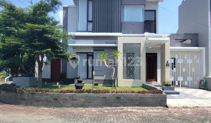 Rumah Mewah Strategis 2 Lantai Istimewa Fully Furnished Dalam Perumahan Elite Security 24 Jam Di Jalan Palagan Dekat Hotel Hyatt