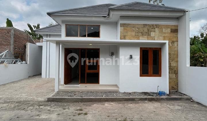 Rumah Cantik Modern Kekinian 3 Unit Dalam Mini Cluster di Mrisi Tirtonirmolo Kasihan Bantul Dekat Kasongan