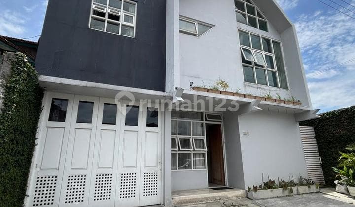 Rumah Mewah 2 Lantai Scandinavian Modern Dalam Perumahan Jombor Baru Mlati Sleman