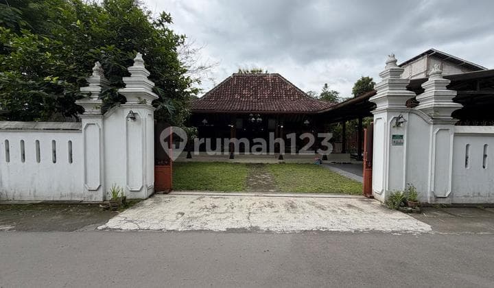 Rumah Klasik Joglo Limasan Full Kayu Jati Kuno Dengan Kolam Renang Dan Pendopo Di Jalan Kaliurang Km. 13 Ngaglik Sleman Dekat Kampus Uii