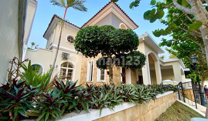 Turun Harga! Istimewa Banget! Rumah Lux Mewah 2 Lantai di Dalam Perumahan Elite Casa Grande Maguwoharjo Depok Sleman