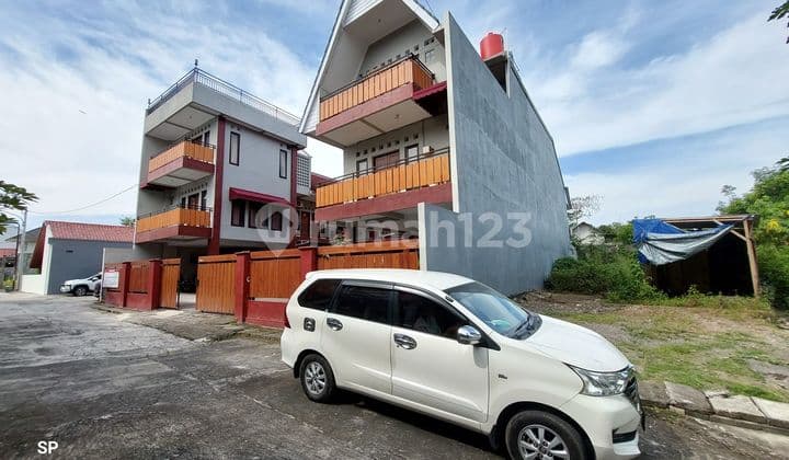 SO CHEAP! EXCLUSIVE BOARDING HOUSE WITH POTENTIAL 32 ROOMS AND 4 PAVILIONS, FULLY FURNISHED ON KALIURANG STREET KM 14 NEAR UII CAMPUS
