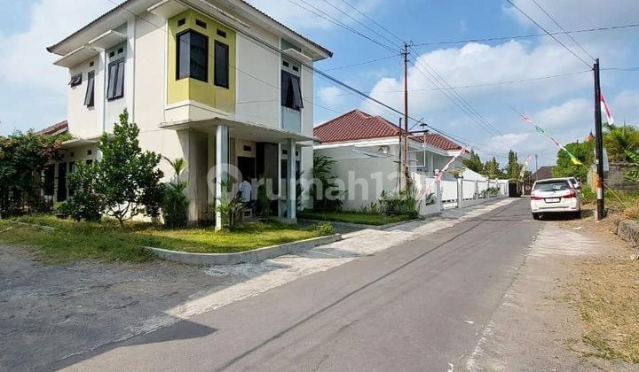 RUMAH MEWAH MODERN 2 LANTAI ISTIMEWA DENGAN JOGLO DAN TANAH LUAS DI MAGUWOHARJO DEPOK SLEMAN DEKAT BUDI MULIA TAJEM