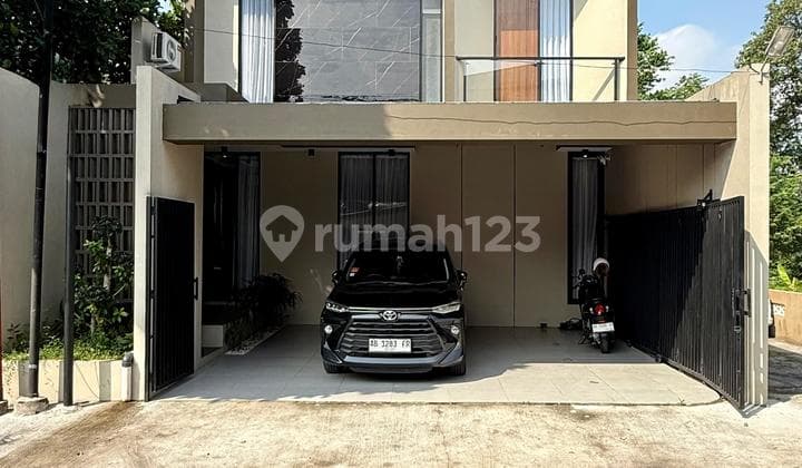 Very Special‼️2-Story Contemporary Fully Furnished House in Maguwoharjo Depok Sleman Near Unriyo Tajem Campus