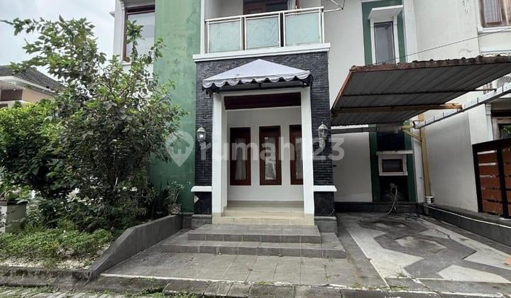 Rumah Mewah Hook 2 Lantai Dalam Perumahan Elite di Jalan Imogiri Barat KM 7 Sewon Bantul Dekat Ringroad Selatan Wojo
