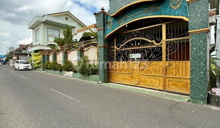 Rumah Mewah Bangunan Kokoh Full Furnished 2 Lantai Dengan Kolam Renang Dekat Ke Nogotirto Gamping Sleman Dekat Tugu Jogja