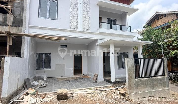 Rumah Baru Mewah 2 Lantai Modern - Harga Murah di Margoluwih Sayegan Sleman Dekat Pasar Godean dan Rs. Athurot