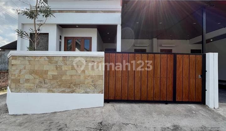 Rumah Baru Putih Limasan Modern - Berkualitas Di Jalan Kaliurang Km 13 Ngaglik Sleman Dekat Kampus Pppg Kesenian