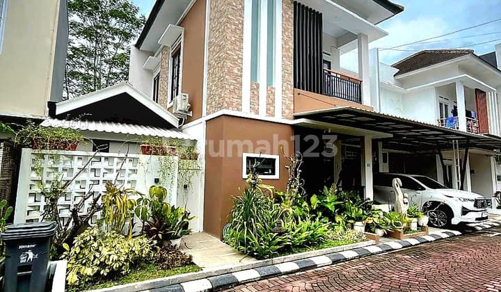 Rumah Mewah 2 Lantai Istimewa Dalam Perumahan One Gate System Di Jalan Palagan Dekat Filosofi Kopi
