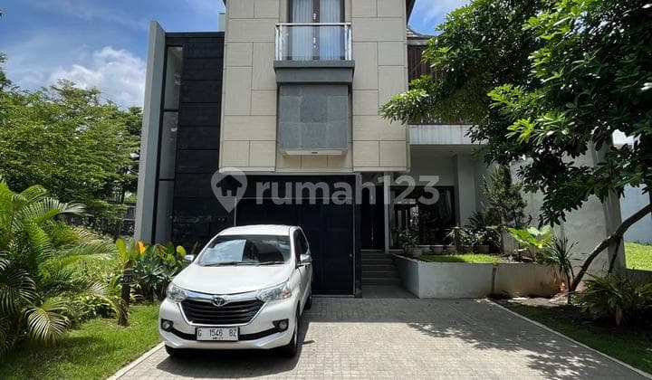 Rumah Mewah Tropis 2 Lantai Full Furnished Dalam Perumahan Elite Hyarta Ecovillage Maguwoharjo Depok Sleman