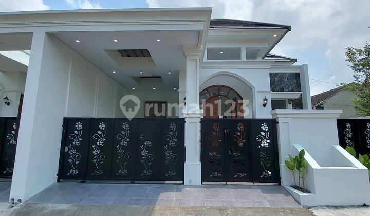 Rumah Mewah Klasik Modern - Berkualitas Premium Dalam Cluster 7 Unit Di Jalan Kaliurang Km 13 Sukoharjo Ngaglik Sleman