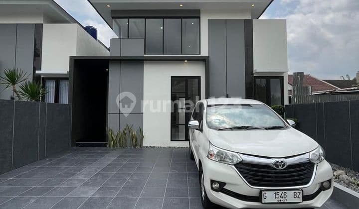 Rumah Mewah Modern Istimewa Dengan Hight Ceiling Istimewa Di Jalan Kaliurang Km. 13 Sukoharjo Ngaglik Sleman