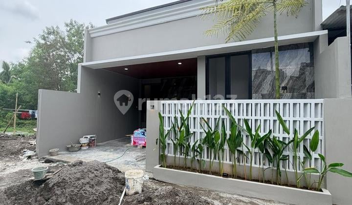 New Fresh Beautiful Minimalist Modern House - Open Space in Mlati Sleman Near Cebongan Market and Mlati Police Station