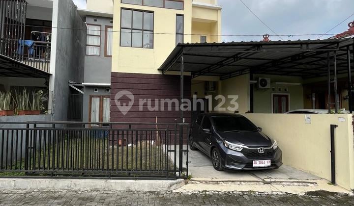 Rumah Cantik Minimalis 2 Lantai Harga Murah Di Jalan Damai Ngaglik Sleman Dekat Ke Ugm