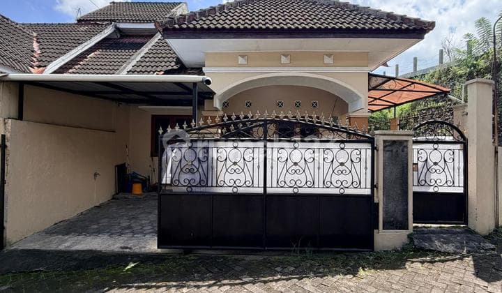 Murah Banget‼️Rumah Cantik Dalam Perumahan Muslim di Jalan Candi Gebang Utara Condong Catur Dekat Kampus Upn
