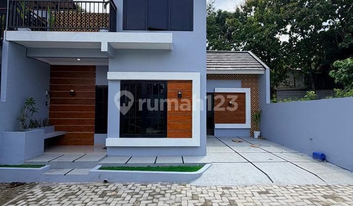 Rumah Baru Cantik Modern 2 Lantai Mezanin di Dalam Cluster Griya Tamantirto Kasihan Bantul Dekat Kampus Umy