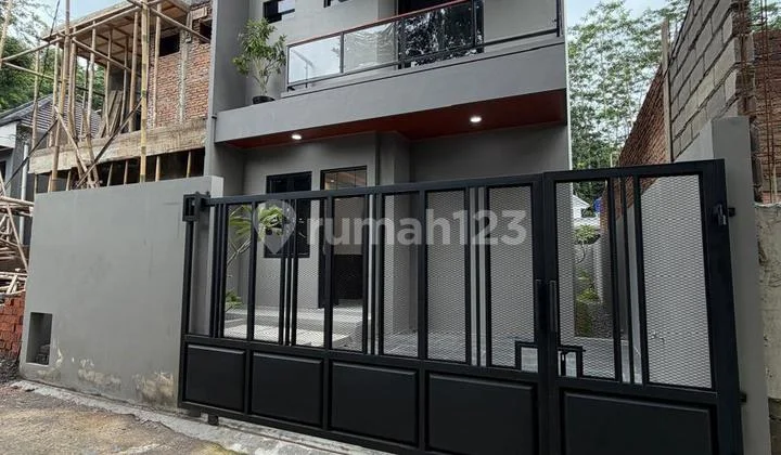 Termurah 2 Lantai‼️Rumah Mewah Kontemporer Modern 2 Lantai Dalam Perumahan di Jalan Kaliurang Km 13 Ngemplak Sleman Dekat Pasar Jangkang