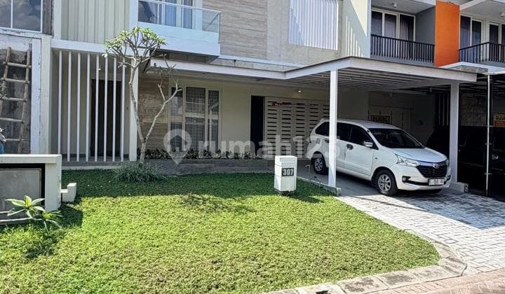 Rumah Mewah 2 Lantai Istimewa Dalam Perumahan Elite One Gate System di Jalan Kaliurang Km.9 Ngaglik Sleman Dekat Kampus Ugm