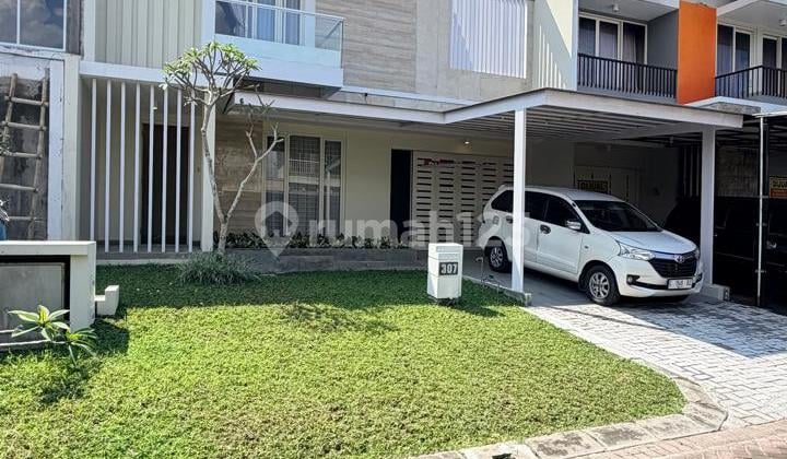 Rumah Mewah 2 Lantai Istimewa Dalam Perumahan Elite One Gate System di Jalan Kaliurang Km.9 Ngaglik Sleman Dekat Kampus Ugm
