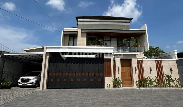 Turun Harga Dari 9.9 Milyar ! Rumah Mewah Full Furnished 2 Lantai Luas dengan Kolam Renang di Jalan Gito Gati Ngaglik Sleman Dekat Sch Mall