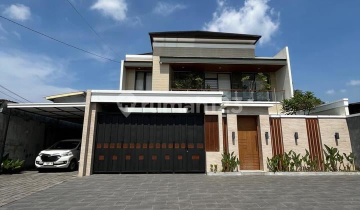 Turun Harga Dari 9.9 Milyar ! Rumah Mewah Full Furnished 2 Lantai Luas dengan Kolam Renang di Jalan Gito Gati Ngaglik Sleman Dekat Sch Mall