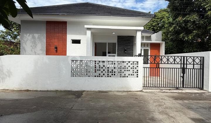 Rumah Baru Fresh Cantik Minimalis - Harga Super Ekonomis Hook di Tirtomartani Kalasan Sleman Dekat Sego Wiwit
