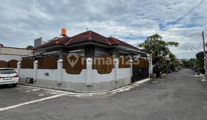 Rumah Mewah Hook dengan Tanah Luas Dalam Perumahan Elite di Wedomartani Ngemplak Sleman Dekat Jogjabay