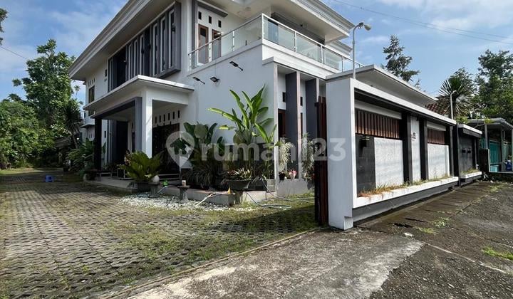 Banting Harga Dari.7 Milyar !!! Rumah Mewah 2 Lantai Dengan Tanah Luas Strategis Pinggir Jalan Aspal Di Maguwoharjo Depok Sleman Dekat Tajem