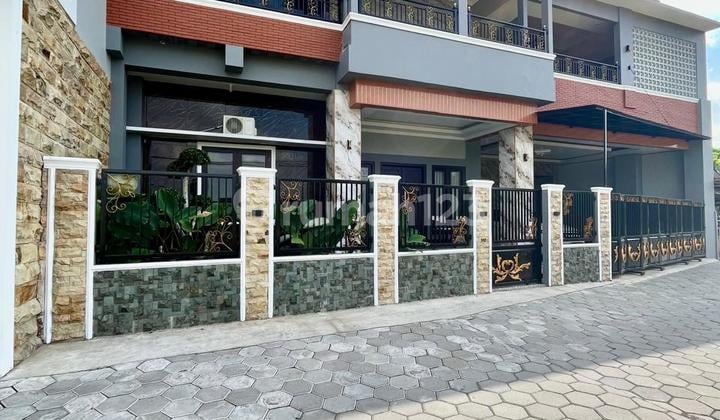 Rumah Mewah 2 Lantai Tanah Luas Dengan Kolam Renang View Sawah Hijau Di Maguwoharjo Depok Sleman Dekat Kampus Instiper