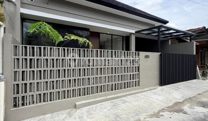 Super Istimewa Banget‼️Rumah Baru Industrial Modern di Dalam Perumahan di Jalan Kaliurang KM. 14 Dekat Kampus Uii