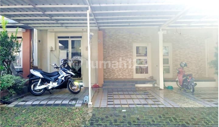 Nice House in Graha Padma Housing, Semarang