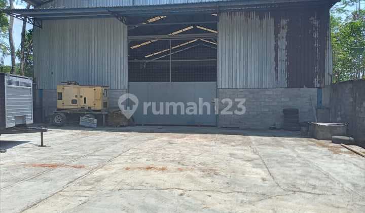 Gudang Siap Pakai di Jalan Lingkar Salatiga, Salatiga