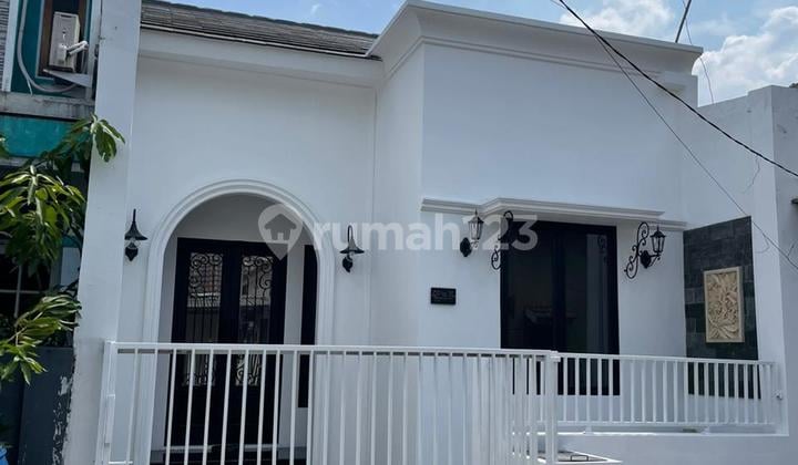 Dijual Rumah Siap Huni ,Cluster Dilalui Feeder Busway ,Bebas Banjir , Lingkungan Aman dan Nyaman,Cilling 4M2 ,Sudah Baja Ringan ,Kusen Aluminium , Dekat Taman.