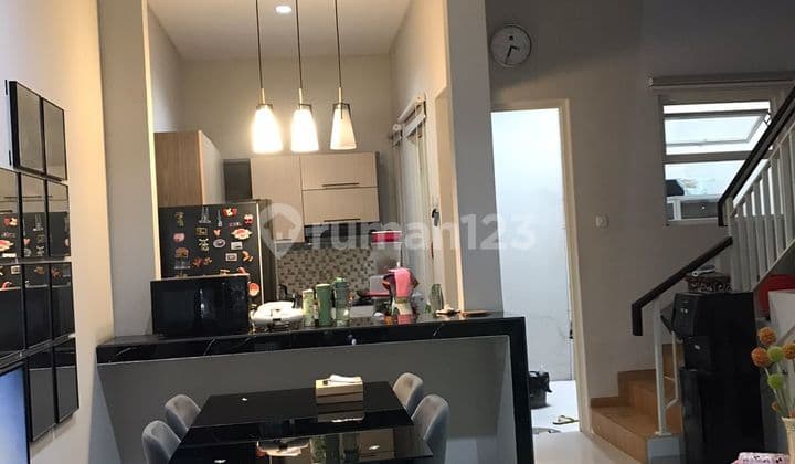 Dijual Rumah Megah Komplek Rungkut Jl Merr Dekat Tol dan ke Bandara