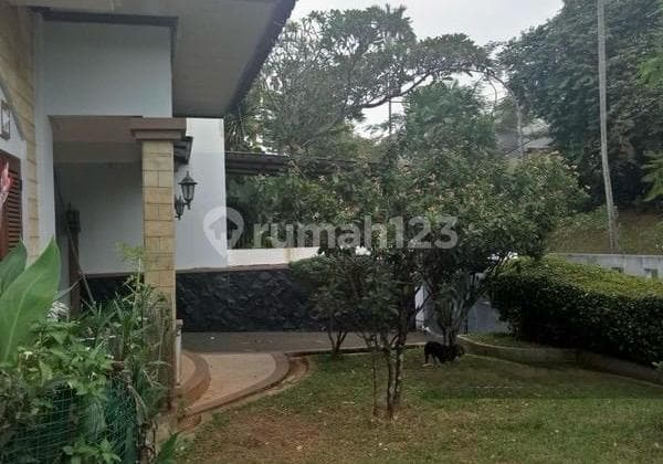 Dijual Cepat Rumah Cantik Dilokasi Premium Depan Taman